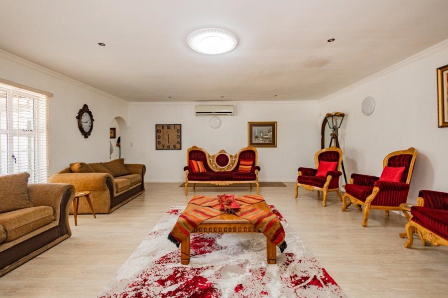 8 Bedroom Property for Sale in Joostenbergvlakte Western Cape